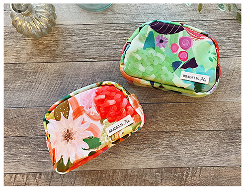 メイクアップポーチ