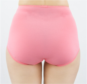 ウエストからお尻の付け根まですっぽり包み込むから、ショーツラインも響きにくい◎